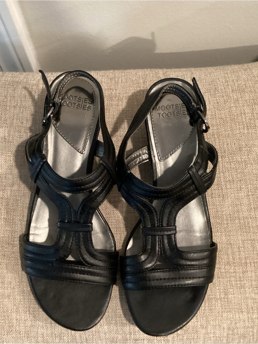 Mootsies Tootsies Black Leather T-Strap Sandals